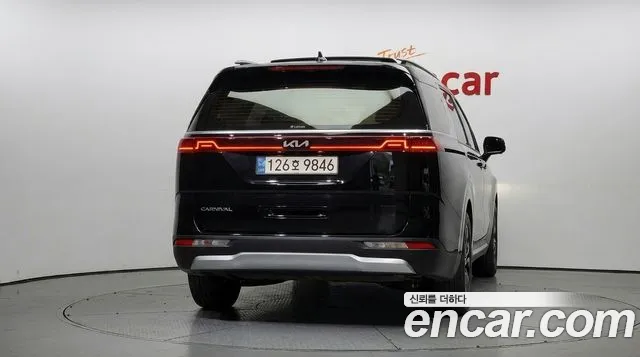 Kia Carnival 2021 thumb 4