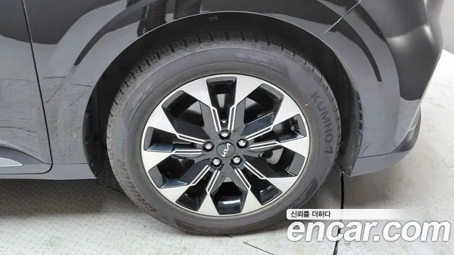 Kia Carnival 2023 thumb 5