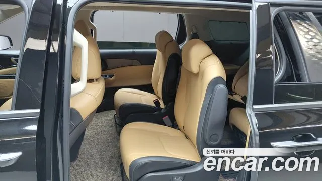 Kia Carnival 2023 thumb 12