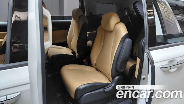 Kia Carnival 2022 thumb 11
