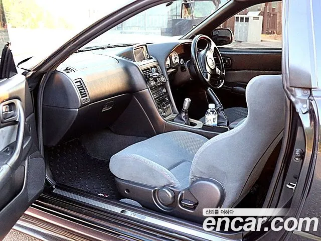 Nissan Skyline 1995 thumb 6