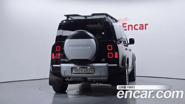 Land Rover Defender 2020 thumb 4