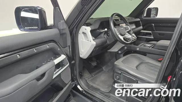 Land Rover Defender 2020 thumb 10