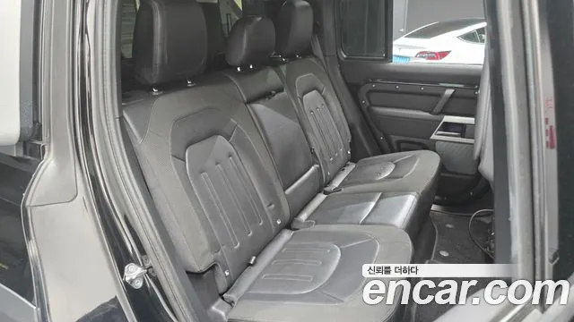 Land Rover Defender 2020 thumb 12