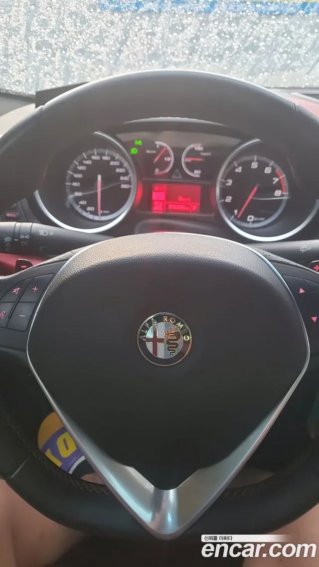 Alfa Romeo Giulietta 2016 thumb 10