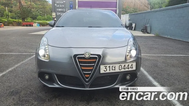 Alfa Romeo Giulietta 2016 thumb 12