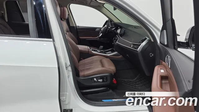 BMW X7 2021 thumb 11