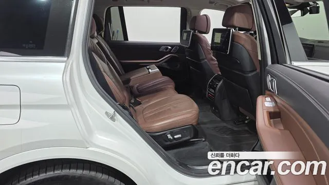 BMW X7 2021 thumb 12