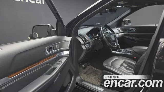 Ford Explorer 2019 thumb 10