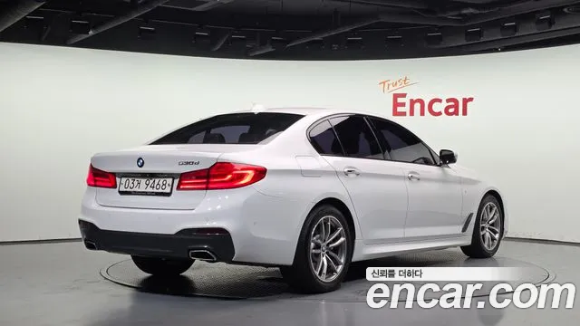 BMW 5 серии 2017 thumb 2