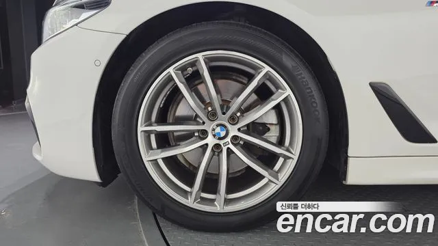 BMW 5 серии 2017 thumb 5