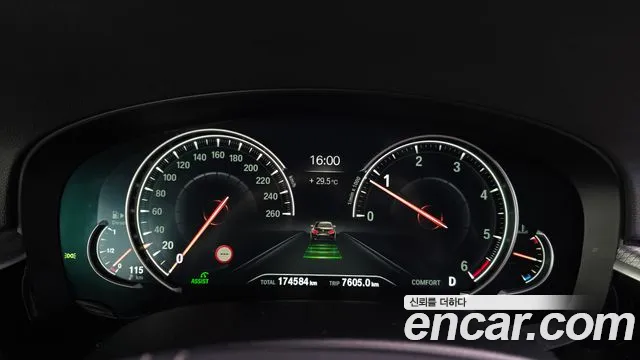 BMW 5 серии 2017 thumb 8