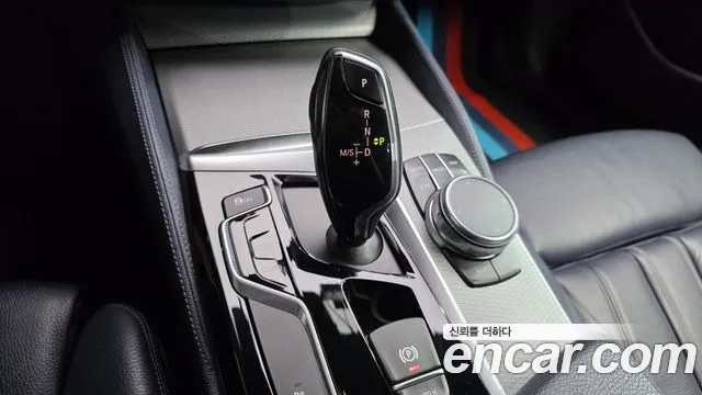BMW 5 серии 2017 thumb 9
