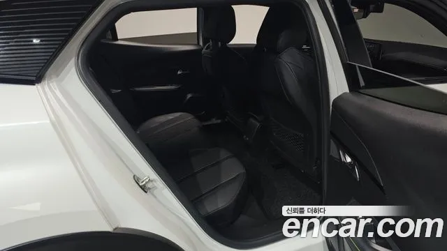 Peugeot 2008 2023 thumb 11