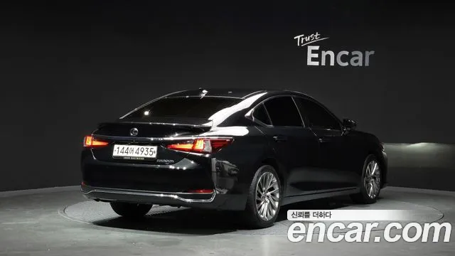 Lexus ES 2023 thumb 2