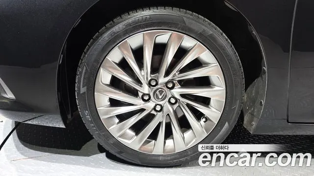 Lexus ES 2023 thumb 5
