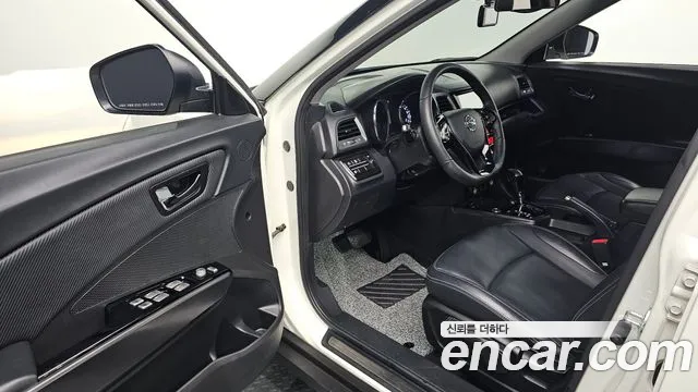 KG_Mobility_Ssangyong TIBOLI 2017 thumb 10