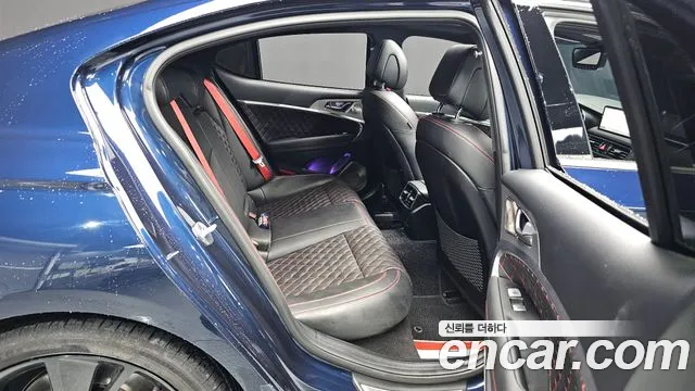 Genesis G70 2020 thumb 11