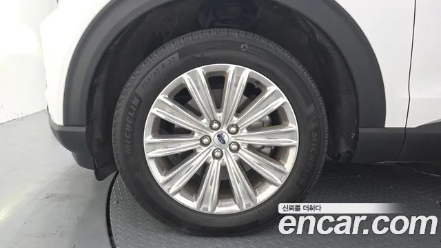 Ford Explorer 2021 thumb 5