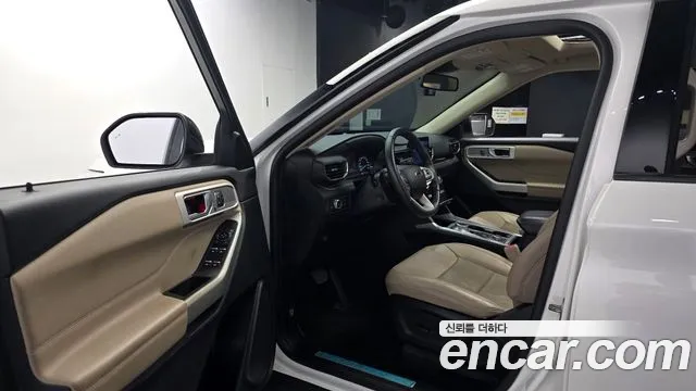 Ford Explorer 2021 thumb 10