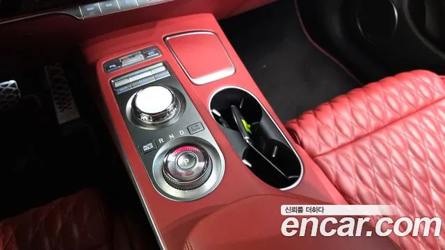 Genesis GV70 2021 thumb 9