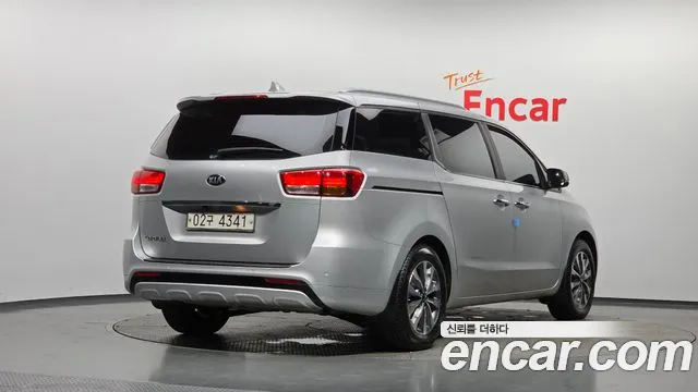Kia Carnival 2014 thumb 2