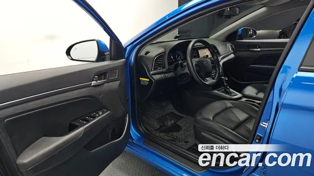 Hyundai Avante 2017 thumb 10
