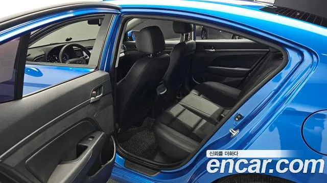 Hyundai Avante 2017 thumb 12