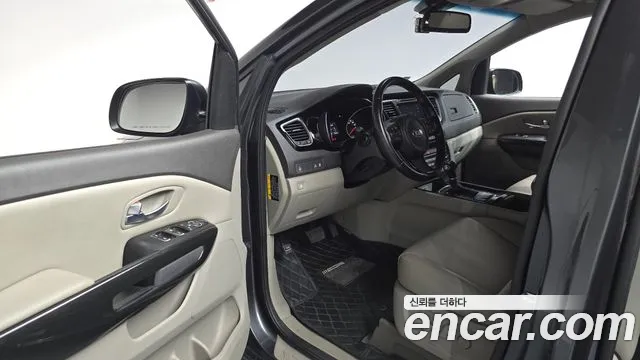 Kia Carnival 2014 thumb 9