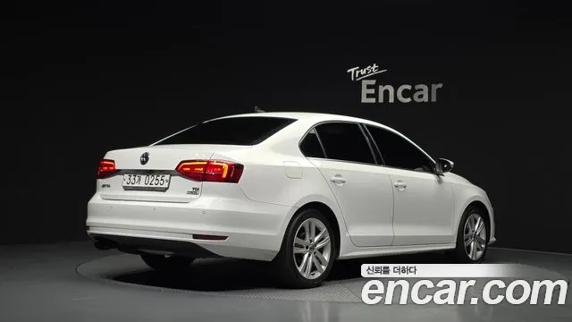 Volkswagen Jetta 2015 thumb 2