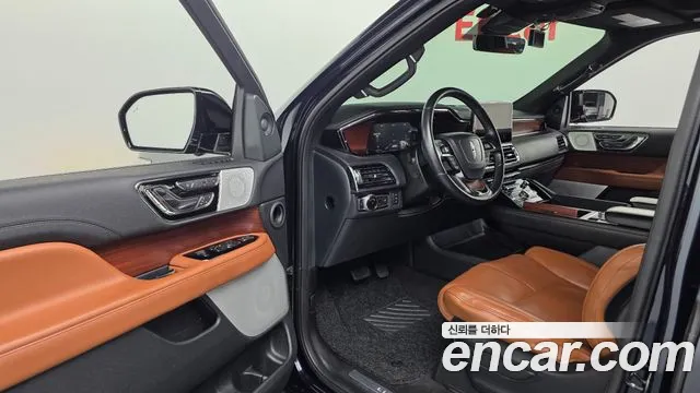 Lincoln Navigator 2021 thumb 10