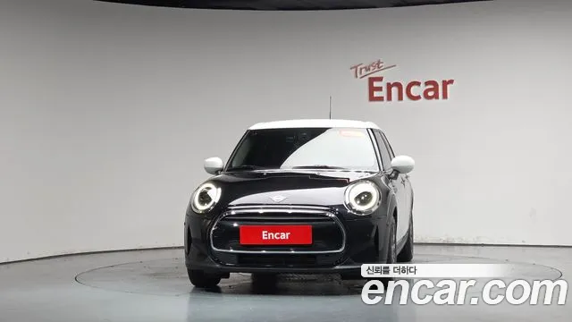 Mini Hatch 2024 thumb 2