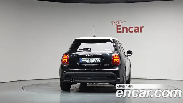 Mini Hatch 2024 thumb 3