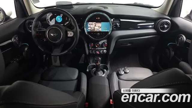 Mini Hatch 2024 thumb 6