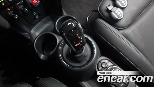 Mini Hatch 2024 thumb 8