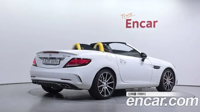 Mercedes-Benz SLC-Class 2018 thumb 2