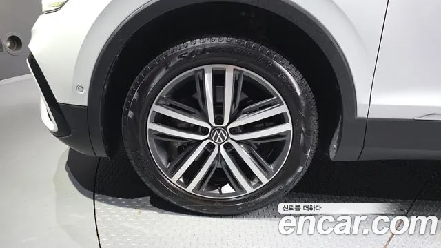 Volkswagen Tiguan 2023 thumb 5