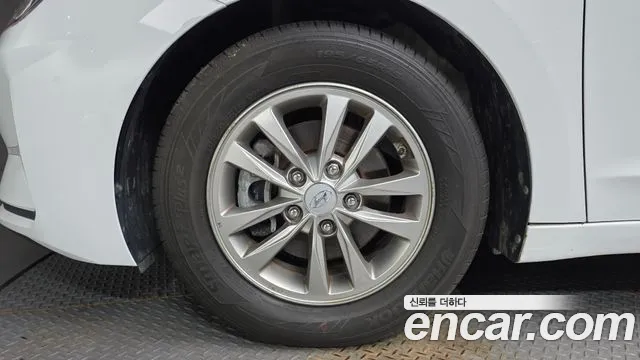 Hyundai Avante 2019 thumb 5