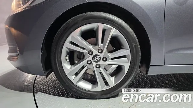 Hyundai Avante 2018 thumb 5