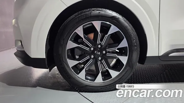 Kia Carnival 2020 thumb 5