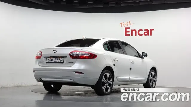 Renault Fluence 2012 thumb 2