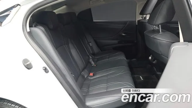 Lexus ES 2023 thumb 11