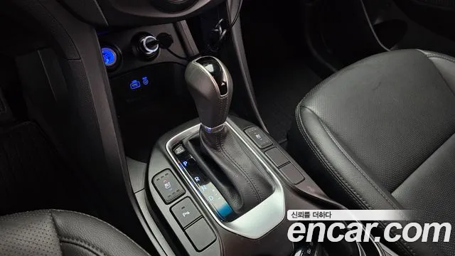 Hyundai Santa Fe 2017 thumb 9