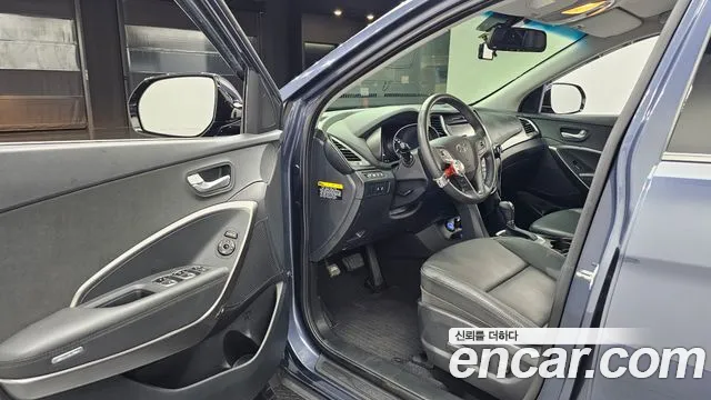Hyundai Santa Fe 2017 thumb 10