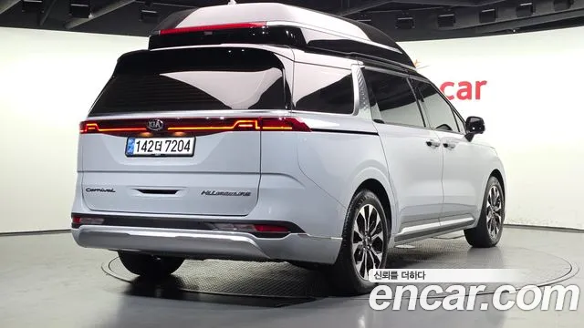 Kia Carnival 2021 thumb 2