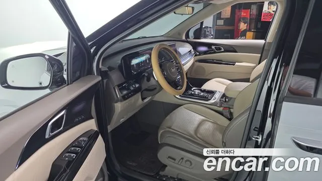 Kia Carnival 2021 thumb 10