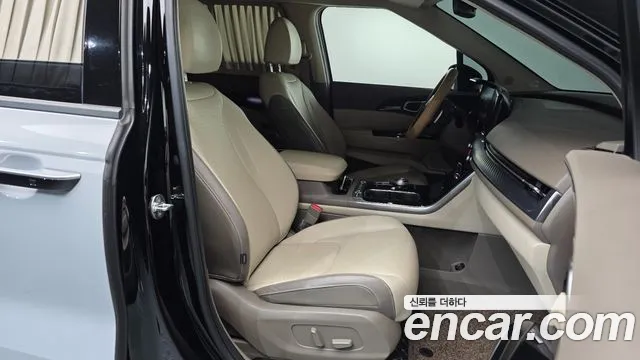 Kia Carnival 2021 thumb 11