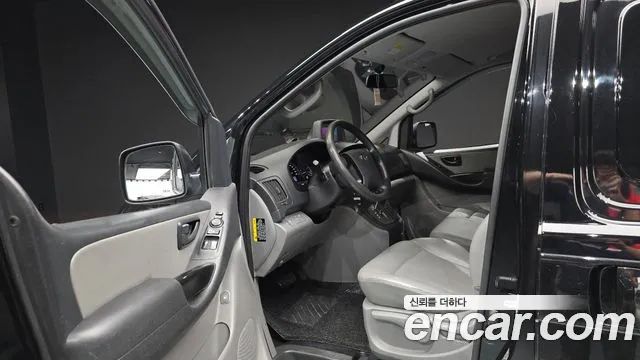 Hyundai Starex 2017 thumb 10