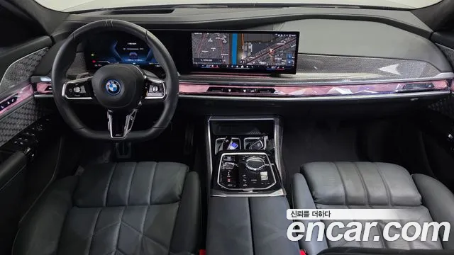 BMW i7 2023 thumb 7