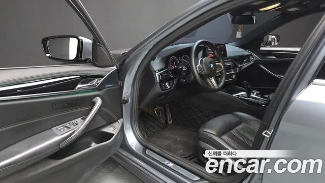BMW 5 серии 2019 thumb 10